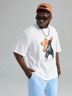 SHEIN Men Bear Print Tee -Man Plus Fashion 164241022037ac5092554287c20a56fe6896b0dafb thumbnail 405x552
