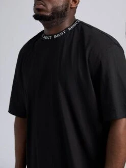 SHEIN Men Letter Tape Drop Shoulder Tee -Man Plus Fashion 1645429174c7411c55121ba4d08fae5b6a5cb3dc80 thumbnail 405x552