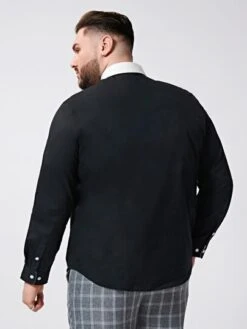SHEIN Men Contrast Collar Curved Hem Shirt