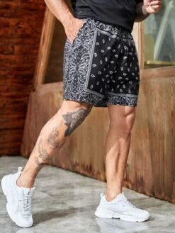 Manfinity RSRT Men Paisley Print Slant Pocket Shorts -Man Plus Fashion 16487874210798680f3f65bc6da95895612dbf4b41 thumbnail 405x552