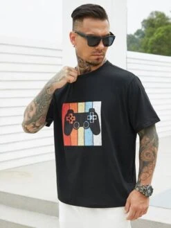 Men Color Block Gamepad Print Tee -Man Plus Fashion 1649928083ecb7354568b9068bc56b16eed08097e7 thumbnail 405x552