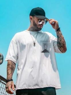 Men Abstract Print Patched Pocket Drop Shoulder Tee -Man Plus Fashion 16564745011de7d91caf3cec042ff07792457c4385 thumbnail 405x552