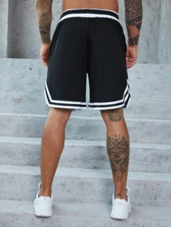 Manfinity Sporsity Men Letter Graphic Drawstring Waist Striped Trim Shorts