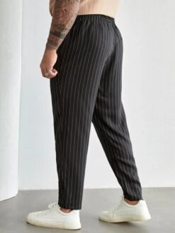 SHEIN Men Pinstriped Print Drawstring Waist Pants
