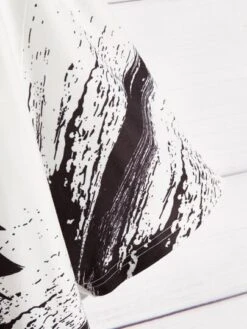 SHEIN Men Figure Graphic Tee -Man Plus Fashion 1665040691db40a2b60ece48fe047a89f949140237 thumbnail 405x552