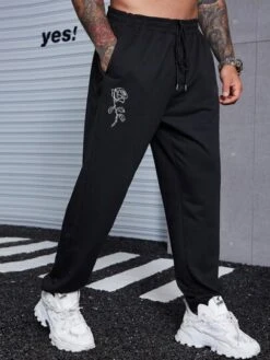 Manfinity Hypemode Men Japanese Character And Floral Print Drawstring Waist Sweatpants -Man Plus Fashion 166519368014f192d1745b88fff83b64169a6510d7 thumbnail 405x552