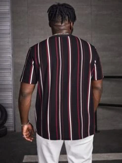 SHEIN Men Striped & Letter Graphic Tee