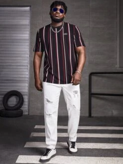 SHEIN Men Striped & Letter Graphic Tee -Man Plus Fashion 1665743168340e5859ca86417b2a1eddca4e95f882 thumbnail 405x552