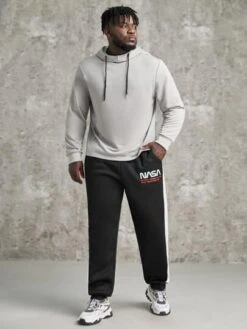 Men Letter Graphic Slant Pocket Sweatpants -Man Plus Fashion 16669429660f182ecd64d5a3050900d4c85eb21a6a thumbnail 405x552