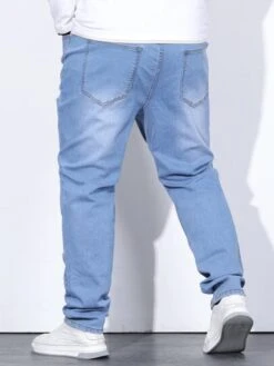 Men Ripped Slant Pocket Jeans