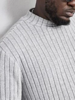 SHEIN Men Mock Neck Rib-knit Tee -Man Plus Fashion 1668765710c519c90391b1513c51ec4f76f971755b thumbnail 405x552
