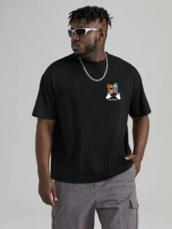 Manfinity EMRG Men Bear & Letter Graphic Tee -Man Plus Fashion 1669978781356a328437c35cbb85d55f49606257ae thumbnail 405x552