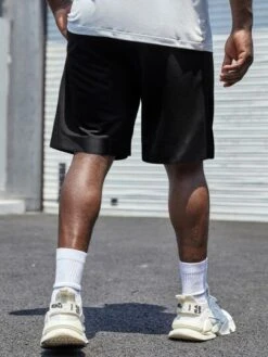 Manfinity Homme Men Letter Graphic Drawstring Waist Shorts