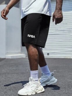 Manfinity Homme Men Letter Graphic Drawstring Waist Shorts -Man Plus Fashion 167098448015f7a805f5c38b7f055c8b70d7acaf9c thumbnail 405x552