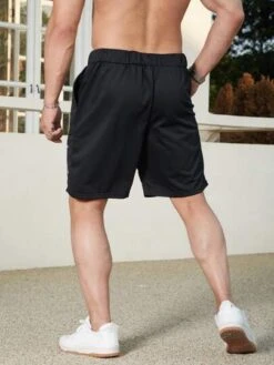 Men Slogan Graphic Drawstring Waist Shorts