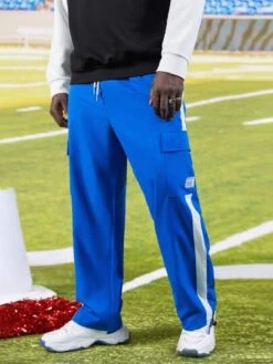 SHEIN Men Drawstring Waist Contrast Side Seam Cargo Pants -Man Plus Fashion 16722821718a7e110040c71d9558206fc4a3844161 thumbnail 405x552