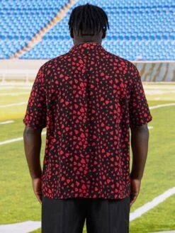 SHEIN Men Allover Heart Print Shirt