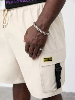 SHEIN Men Flap Pocket Patched Shorts -Man Plus Fashion 1673745847c4609c7de3120724618451996e4db34e thumbnail 405x552