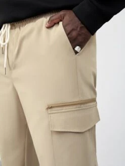 SHEIN Men Drawstring Waist Flap Pocket Cargo Pants -Man Plus Fashion 1673745971c6b71dd91e9e574c2cefd8d35d59909a thumbnail 405x552