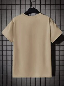 Manfinity Hypemode Men Letter Graphic Tee