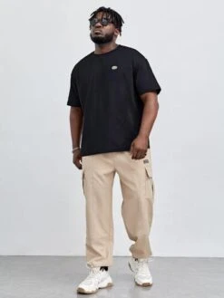 Manfinity EMRG Men Figure Graphic Tee