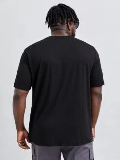 Manfinity RSRT Men Tropical Print Tee