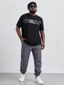 Manfinity RSRT Men Tropical Print Tee -Man Plus Fashion 1676515220aea4d0fd51896034396345a1740d4cf7 thumbnail 405x552