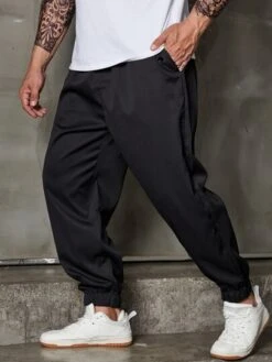 Manfinity Homme Men Drawstring Waist Slant Pocket Pants -Man Plus Fashion 1676862907fafe5a3bde59bfd41a526e4a73cffe8a thumbnail 405x552