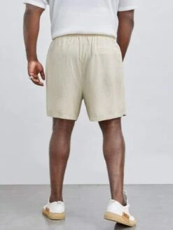 Manfinity Hypemode Men Solid Drawstring Waist Shorts