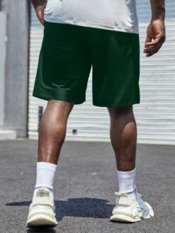 Manfinity EMRG Men Letter Print Drawstring Waist Shorts -Man Plus Fashion 16775608209bc8ba5103f6e49513f19fc9bed9c6b7 thumbnail 405x552