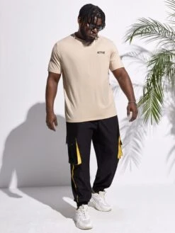 SHEIN Men Slogan & Cartoon Graphic Tee -Man Plus Fashion 1678240252f55b5fd586dd3948485c26d3f3fef936 thumbnail 405x552