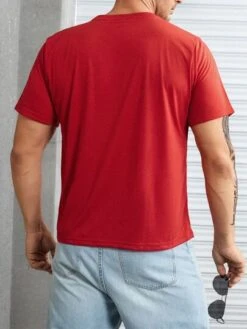 Manfinity Hypemode Men Bear & Letter Graphic Tee