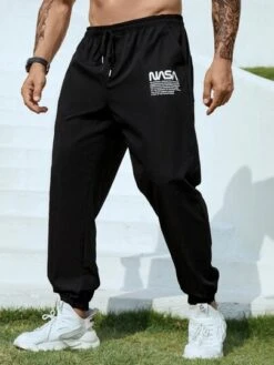 Men Slogan Graphic Drawstring Waist Pants -Man Plus Fashion 167886263753e125e404882a94a28f3d149887351a thumbnail 405x552