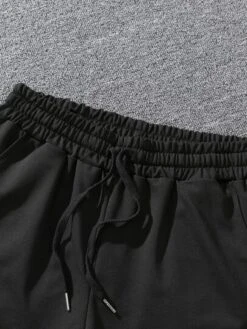 Manfinity Homme Men Striped Drawstring Waist Shorts -Man Plus Fashion 167928003222cf7e5464601e23b7efb3742d117f0d thumbnail 405x552