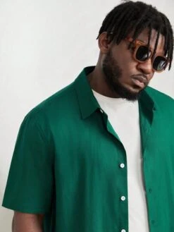 SHEIN Men Solid Button Front Shirt Without Tee -Man Plus Fashion 1680060683e98b9d209f7807145629cdb4aabc3a4c thumbnail 405x552