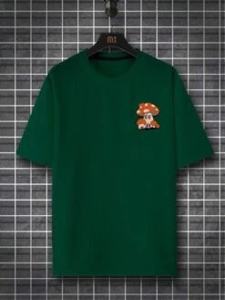 Manfinity EMRG Men Mushroom & Letter Graphic Tee -Man Plus Fashion 16800788841e21162d294c9ca1c39a3fed1ef255c7 thumbnail 405x552