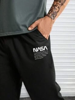 Manfinity Homme Men Slogan Graphic Drawstring Waist Sweatpants -Man Plus Fashion 16801597290e3062efd09ba032342205a5d08e5a87 thumbnail 405x552