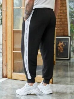 Manfinity Sporsity Men Letter Graphic Contrast Side Seam Sweatpants