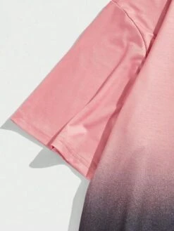 Manfinity Homme Men Letter Graphic Ombre Tee -Man Plus Fashion 1681436989e040def14a686fc0d8b7b76874a62af7 thumbnail 405x552