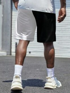 Manfinity EMRG Men Expression Print Two Tone Drawstring Waist Shorts