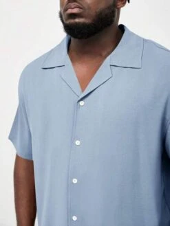 Manfinity Homme Men Solid Button Front Shirt -Man Plus Fashion 1681994263743af03a517e4268219b8bf33c8710ec thumbnail 405x552