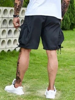 Manfinity LEGND Men Pocket Side Drawstring Waist Shorts