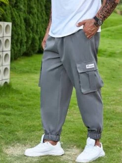 Manfinity LEGND Men Letter Patched Detail Flap Pocket Cargo Pants -Man Plus Fashion 1682411119d869150928eaa67c8ea17ef9ff20f578 thumbnail 405x552