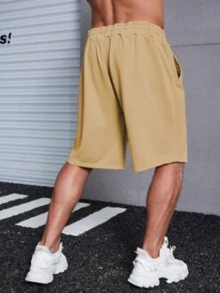 Manfinity Hypemode Men Bear Print Drawstring Waist Shorts