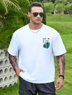 Manfinity EMRG Men Cartoon & Slogan Graphic Drop Shoulder Tee -Man Plus Fashion 1683077168ca719b8034a2b85a7fa6d079b7af0f5c thumbnail 405x552