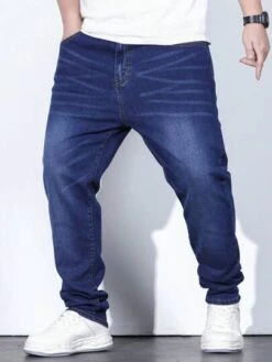 Manfinity Homme Men Cotton Slant Pocket Straight Leg Jeans -Man Plus Fashion 16832637019f3461ef6ded06c3b1793df370f5351f thumbnail 405x552