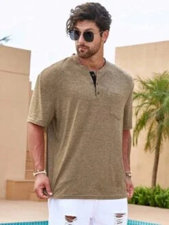 Manfinity Homme Men Solid Button Front Tee -Man Plus Fashion 1683443518f548408314758774b60c872ad66d4046 thumbnail 405x552