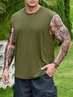 Manfinity Basics Men Solid Round Neck Tank Top -Man Plus Fashion 1683463935d1a80ffd5d296e33e52630dd29e7609d thumbnail 405x552