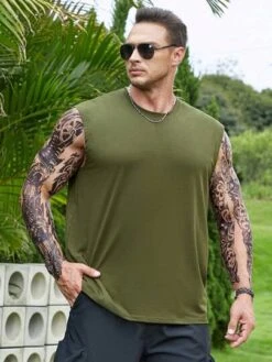 Manfinity Basics Men Solid Round Neck Tank Top -Man Plus Fashion 1683463937d38dacd4ed10e573c17633ef8414945d thumbnail 405x552