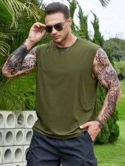 Manfinity Basics Men Solid Round Neck Tank Top -Man Plus Fashion 1683463940c8b5fb79304a128b60d86dca63dc7f16 thumbnail 405x552